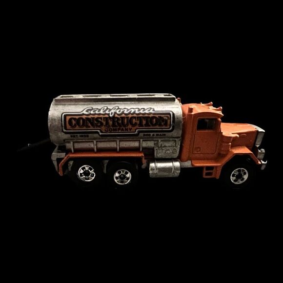 Vintage 1979 Hot Wheels Peterbilt California Construction Co Truck - Picture 3 of 5